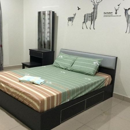 Sri Manjung Ma Maison Homestay Lumut Exterior photo