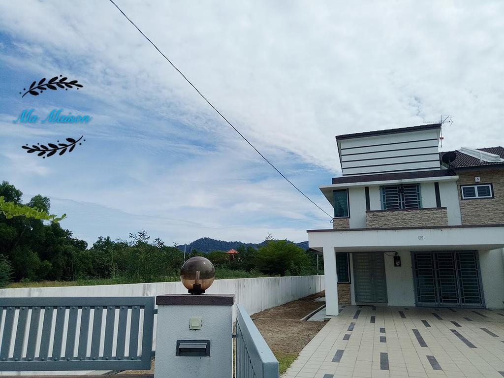 Sri Manjung Ma Maison Homestay Lumut Exterior photo
