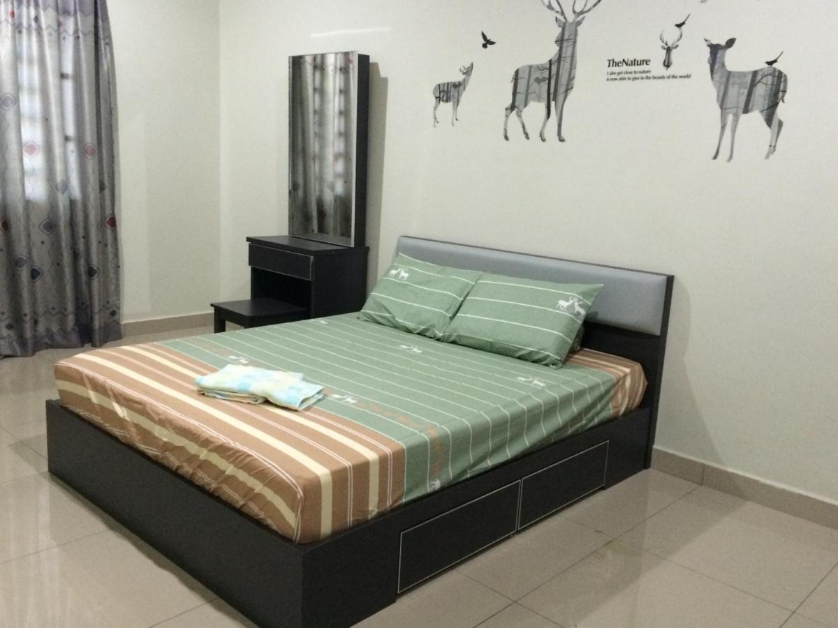 Sri Manjung Ma Maison Homestay Lumut Exterior photo